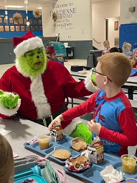 The Grinch Visits Dardenne