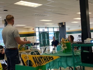 TEachers eating lunch at NHS