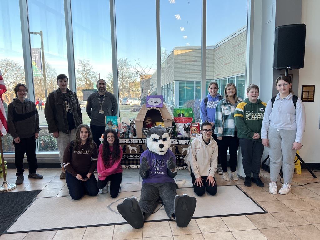 STUCO students and staff Pictured left to right standing,  Riley Mitchell, Paul Asher Swaringen,  Mr. Gentry, Cecelia Vorst, Mrs. Ollison, Dawson Sampson, Katie Vehlewald,  sitting are, Tessa Gambling, Quinn Lester and Ella Wallace.