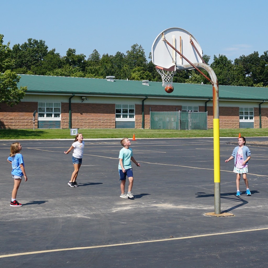 4th grade friends practice free throws